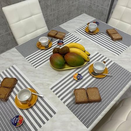 Ferienwohnung Casa Eleonora: A 5 Min Dal Mare + Free Parking Ventimiglia Exterior foto